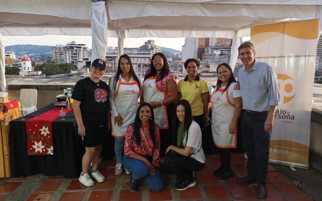 Egresadas de Trabajo y Persona participaron en la feria Nocturneando en el Mercado de Chacao