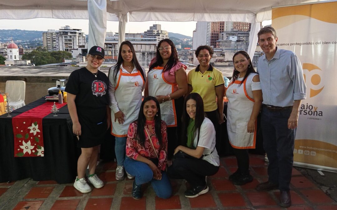 Egresadas de Trabajo y Persona participaron en la feria Nocturneando en el Mercado de Chacao