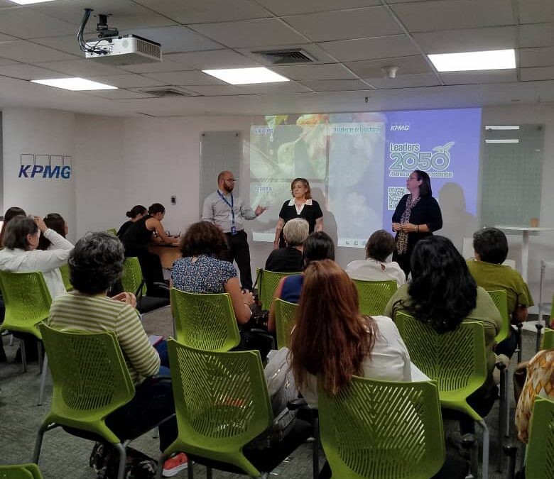 15 egresados de Trabajo y Persona participaron en la séptima edición de la Jornada de Crecimiento Personal de KPMG