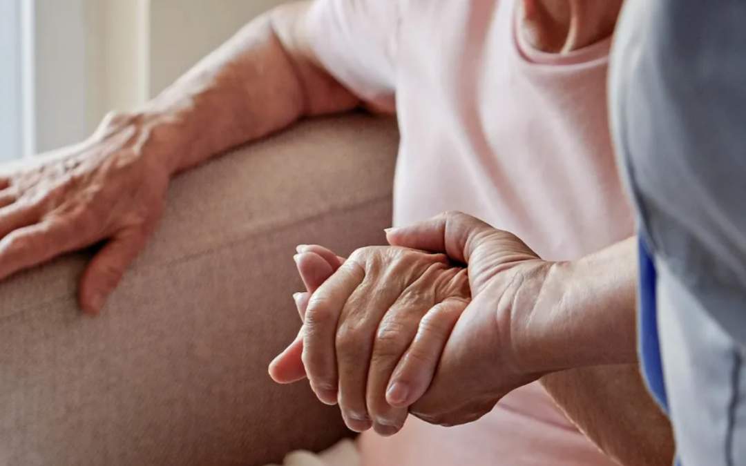 Egresados de Cuidadores 360 participaron en webinar sobre cuidados del paciente con trastorno neurocognitivo