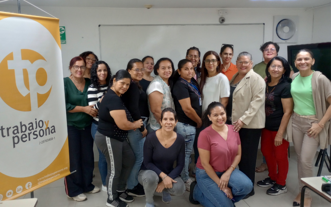 Egresadas participaron en taller para fortalecer su marca personal