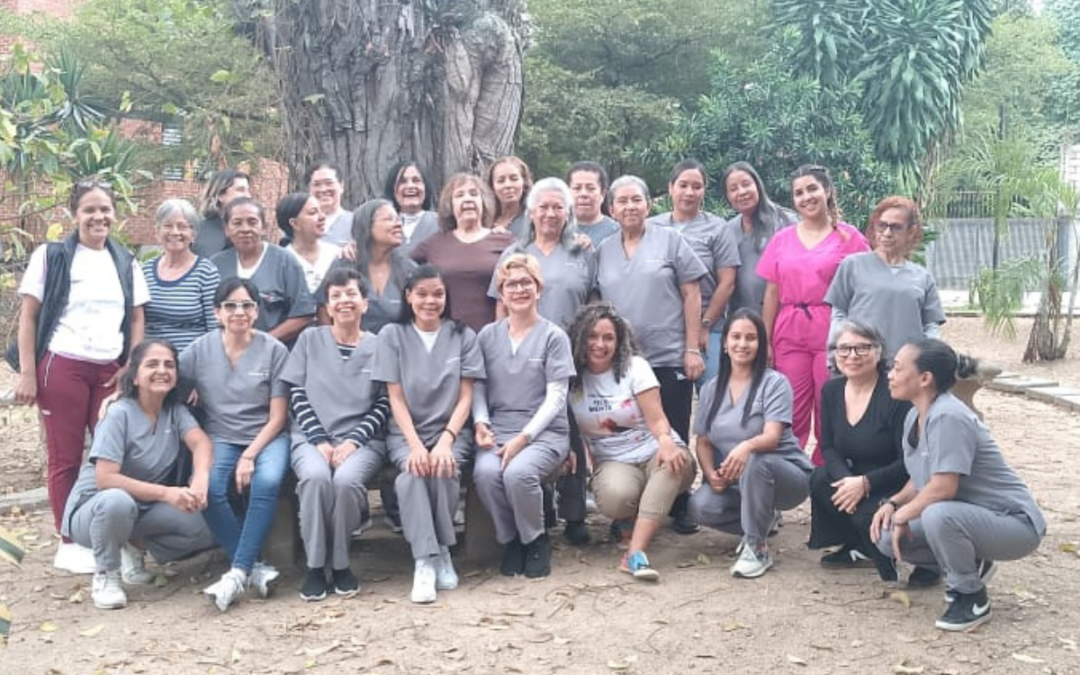 Cuidadores 360 participaron en taller de gimnasia cerebral en Caracas